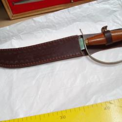SABRE A CHAMPAGNE AVEC ETUI.Marquage "SABRE A CHAMPAGNE edition speciale"  ANNEE  2000 "