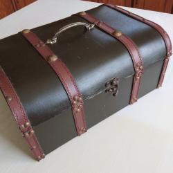 Grand coffret/boite bois massif 32 x 25.5 x 14 cm pouvant recevoir une ancienne arme de poing en TBE
