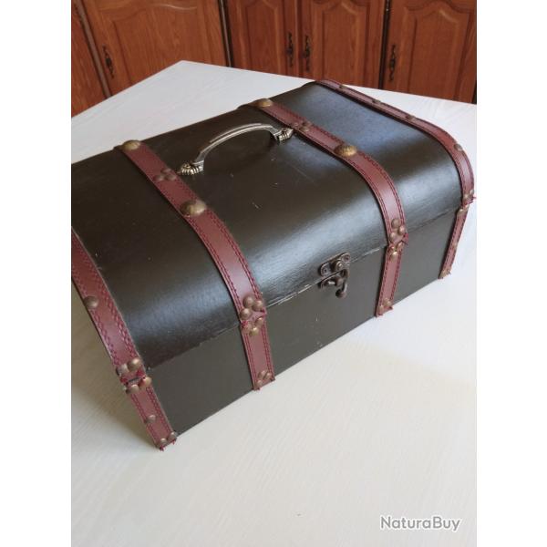 Grand coffret/boite bois massif 32 x 25.5 x 14 cm pouvant recevoir une ancienne arme de poing en TBE