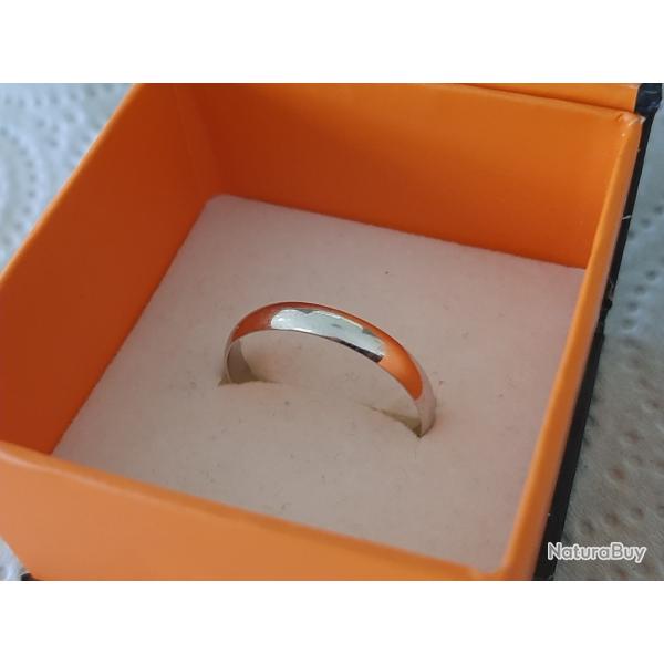 Anneau en or blanc 18 carats