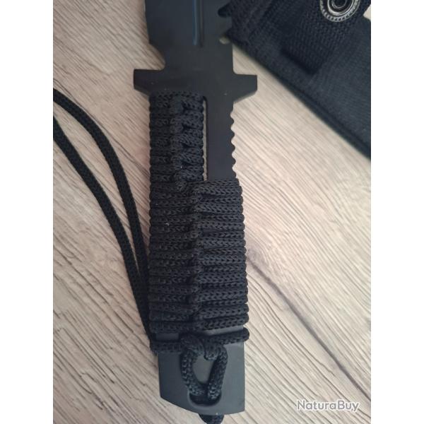 Couteau de combat