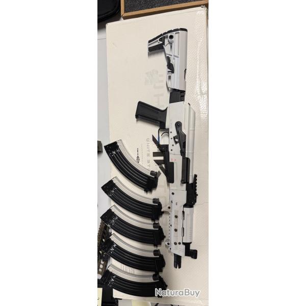 Ak ebbr White storm Tokyo Maru�