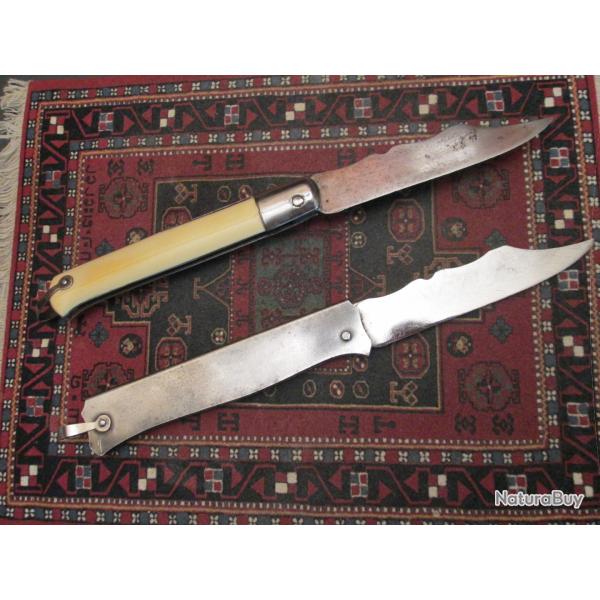 DEUX ANCIENS COUTEAUX " KAMA " TYPE DOUK-DOUK