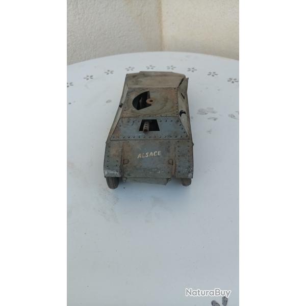Jouet ancien v�hicule militaire en metal