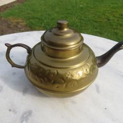 Ancienne Th&eacute;i&egrave;re/Bouilloire vintage en cuivre jaune (XX&eacute;)