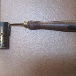 DOSETTE ANCIENNE POUR LA POUDRE OU PLOMB POUR RECHARGEMENT TIR CHASSE dosette n1