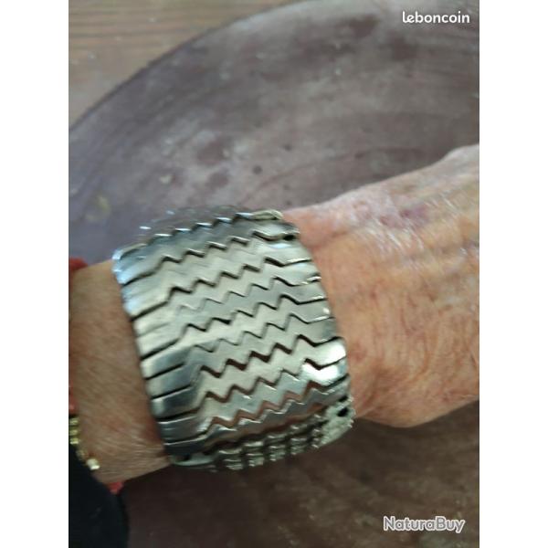 bracelet manchette Radjasthan avec motif �cailles en plaqu� argent,
