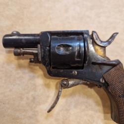 Ench&egrave;re &agrave; 1� - Revolver type Bulldog cal. 320 bulldog - Cat. D