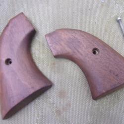 plaquettes    de revolver Rohm mod 61  22 long rifle