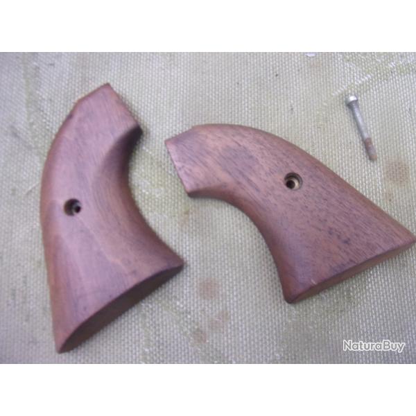 plaquettes    de revolver Rohm mod 61  22 long rifle