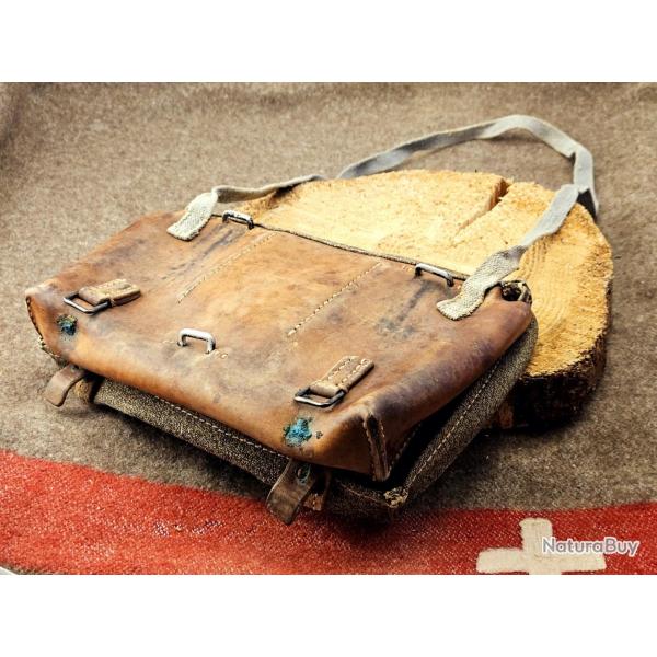 Poche porte-cartouches auxiliaire suisse M1914 - EXTR�MEMENT RARE - pour lames-chargeurs GP11 du Sch