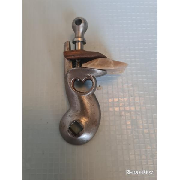 Chien silex fusil an9 d �poque sauf vis de serre pierre