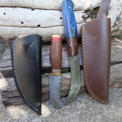 Lot de 2 Couteaux : Skinner+ Scimitar Lame Acier Damas 256 Couches Manche Bois Etui Cuir Artisanat