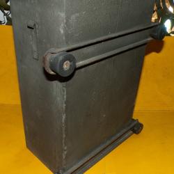 RADIO : SUPPORT POUR RADIO MILITAIRE POUR VEHICULE TYPE JEEP , GMC , DODGE ETC.. , DIMENSION VOIR PH