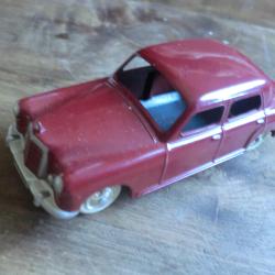jouet mercedes benz 220 C.I.J   1/43&deg;