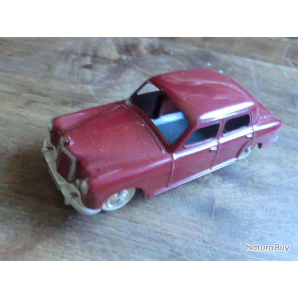 jouet mercedes benz 220 C.I.J   1/43�