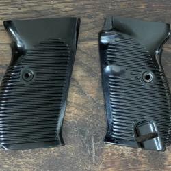 Plaquettes Pour Pistolet P38 Mauser Fabriqu&eacute;es &agrave; Partir de 1944 Epoque Fin WW2