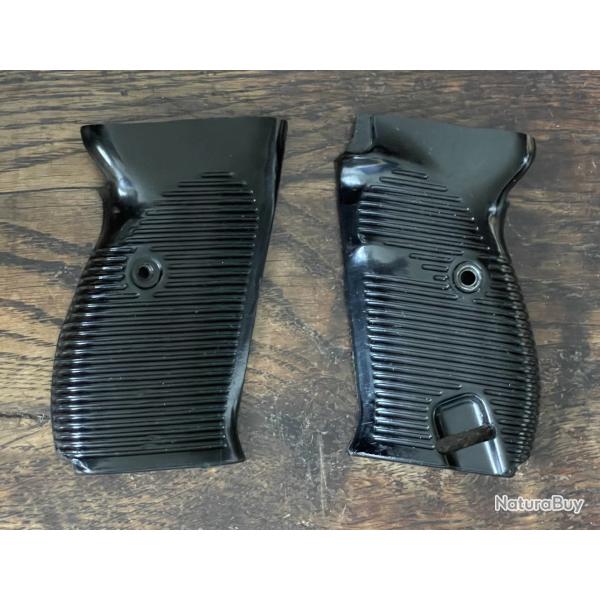 Plaquettes Pour Pistolet P38 Mauser Fabriqu�es � Partir de 1944 Epoque Fin WW2