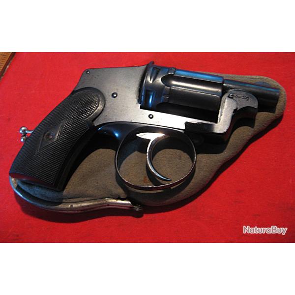 superbe  revolver "Galand" Velodog 6 mm avec son etui