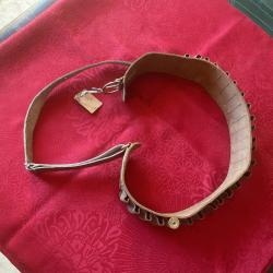 Cartouchi&egrave;re en cuir neuve, calibre 14 mm, pas de prix de r&eacute;serve