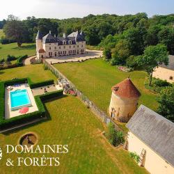 Propri&eacute;t&eacute; de prestige d'environ 42 hectares dans le Cher (18) DF-1199-A