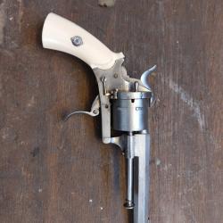 VENDS REVOLVER A BROCHES TYPE LEFAUCHEUX CALIBRE 7MM FABRICATION BELGE
