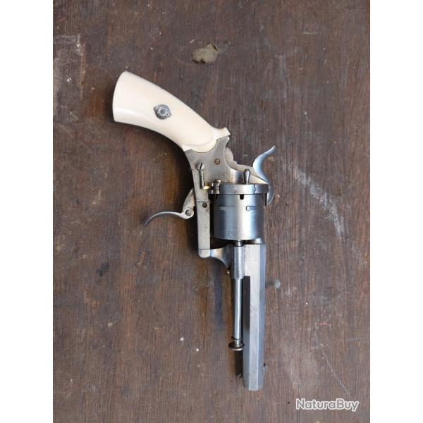 VENDS REVOLVER A BROCHES TYPE LEFAUCHEUX CALIBRE 7MM FABRICATION BELGE