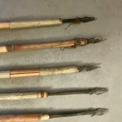 Lot 5 fl&egrave;ches traditionnelles africain XIXe / d&eacute;but XXe si&egrave;cle