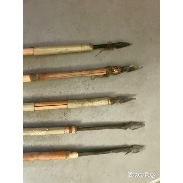Lot 5 fl�ches traditionnelles africain XIXe / d�but XXe si�cle