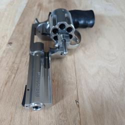 Revolver Alfa proj 3840