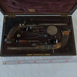 Paire de pistolets de salon B&eacute;ringer en coffret - culasse rotative - percussion