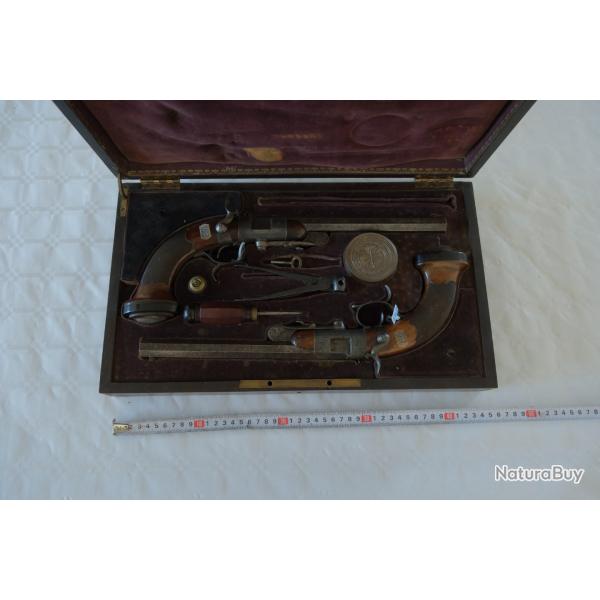 Paire de pistolets de salon B�ringer en coffret - culasse rotative - percussion