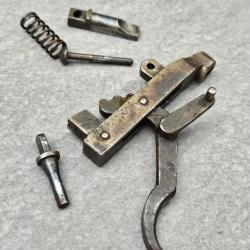 Lot de pi&egrave;ces de la d&eacute;tente de Carcano 91