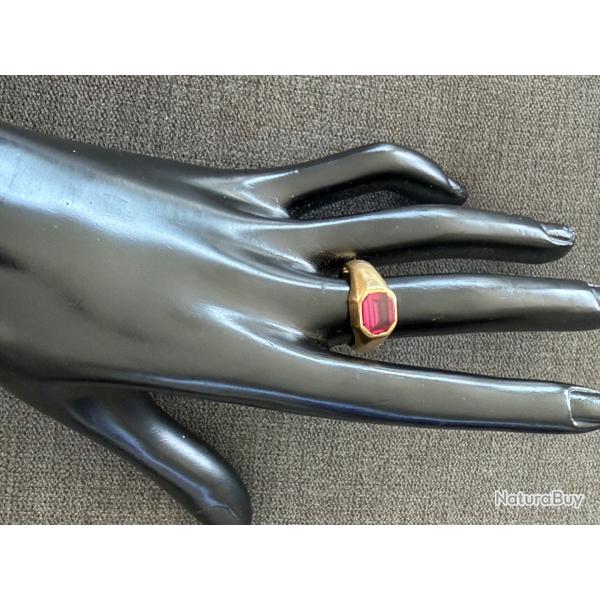 Imposante chevali�re or 18 carats et rubis - bague - taille 55