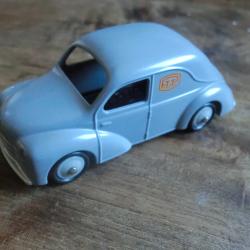 jouet RENAULT 4 CV  C.I.J