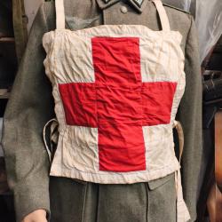 Chasuble en coton de la croix rouge. Dossard m&eacute;dical infirmier. M&eacute;dic allemand WW2 repro
