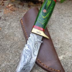 Skinner Couteau Damas Lame 256 Couches Lame Clip Point Manche Bois Green Fabr Artisanale Etui Cuir