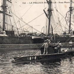 Carte Postale Ancienne La Pallice-Rochelle Sous-Marin La Lou -N&deg;8373