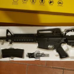 R&eacute;plique Airsoft M4 RIS (Cyma)+batterie