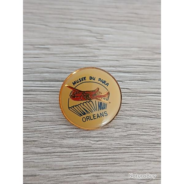 Pin's mus�e du para