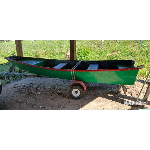 BARQUE DE P�CHE 4,50ml DE LA MARQUE ACROPLAST MODELE "Castor du Rh�ne"