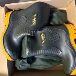 Waders VASS