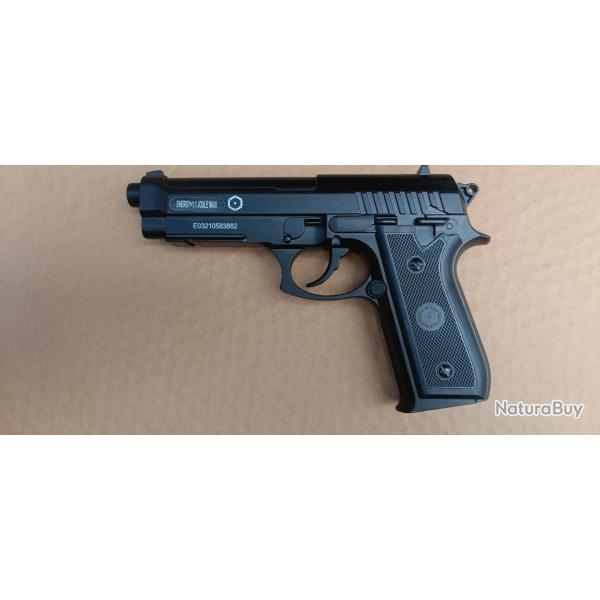 pistolet Taurus pt92 tout m�tal en panne pour d�co ou pi�ces