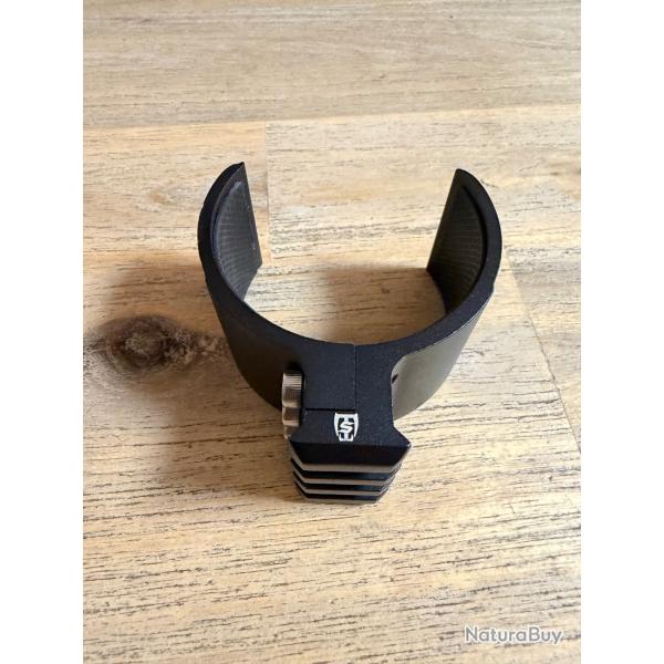 Adaptateur Picatinny saber tactical pour bouteille 60 mm