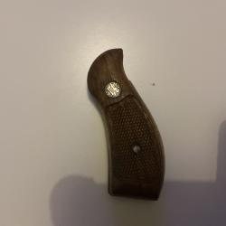 Poignee smith wesson origine