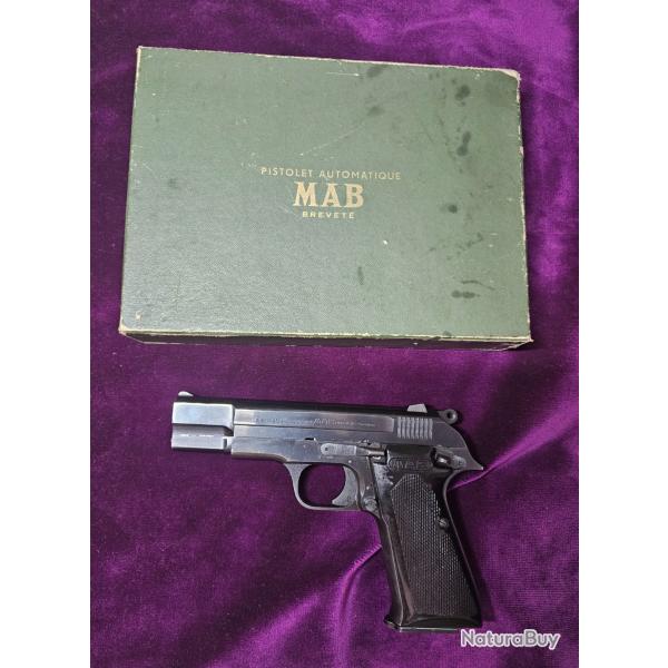 Pistolet MAB PA15 calibre 7,65 Para - deux Chargeur 15 coups - Fabrication fran�aise, Cat�gorie B