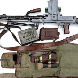 Fusil Mitrailleur ZB26 d&eacute;militaris&eacute; et ses acc&eacute;ssoires ...