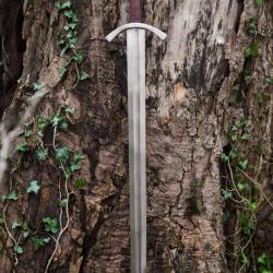 &Eacute;p&eacute;e Maurice de Turin avec fourreau, 13e si&egrave;cle