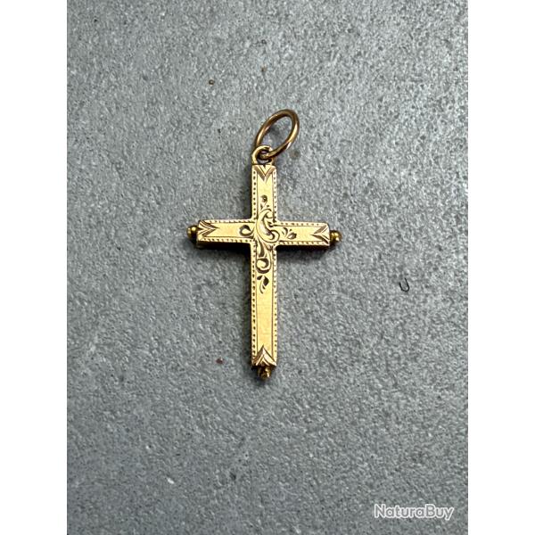Petite croix en or massif 18 carats - Bapt�me - M�daille - Catholique - Chr�tien