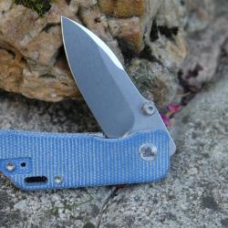 Couteau Trivisa Bootes Lame Acier 14C28N Sheepsfoot Stonewash Manche Blue Micarta Linerlock